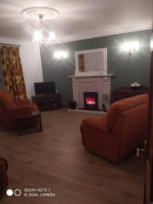 Cosy 3 Bed Retreat In Holiday home *